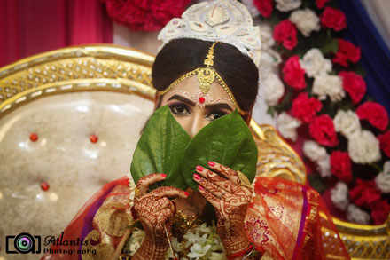Candid Wedding Photography of A Bengali Couple